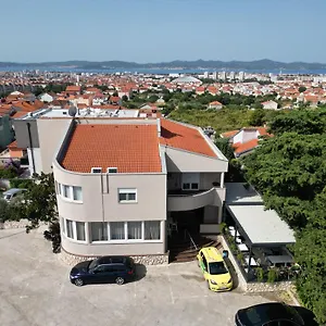 Bellevue Hill Apartment